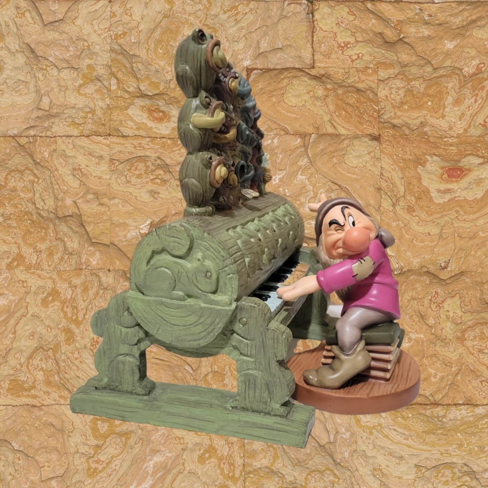 WDCC Snow White and Seven Dwarfs "Grumpy Humph" and Organ Figure with COA!